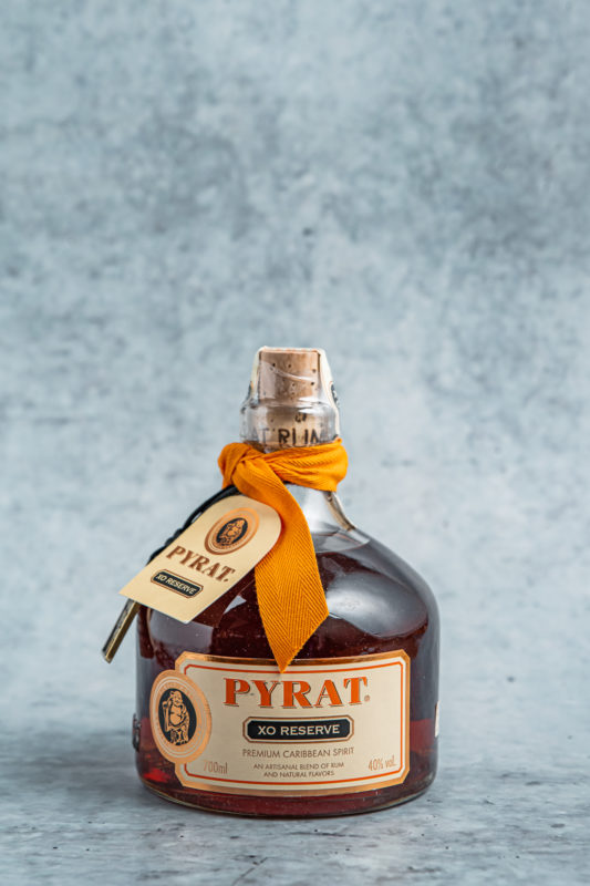 Alt=''Rum Pyrat XO Reserve (Žgane pijače)''
