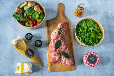 Alt=''Paket: tri-tip black angus z svežo zelenjavo in okusne omake (Gourmet paket)''